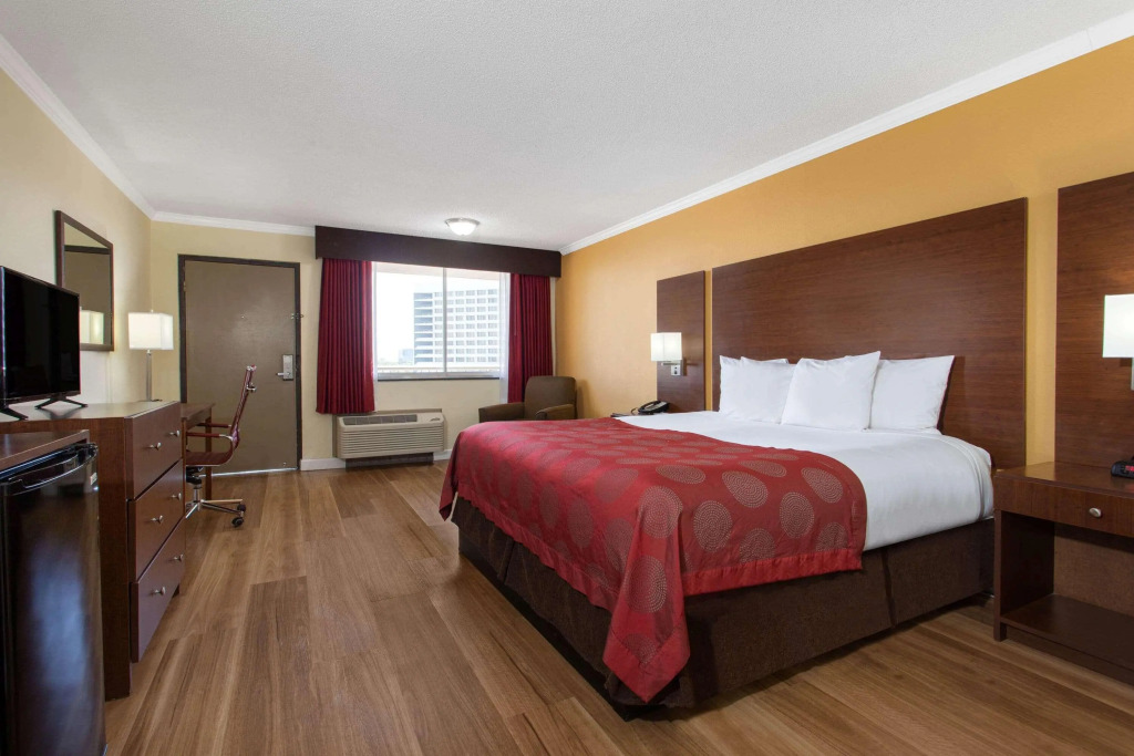 Ramada by Wyndham Tampa Westshore Airport South
