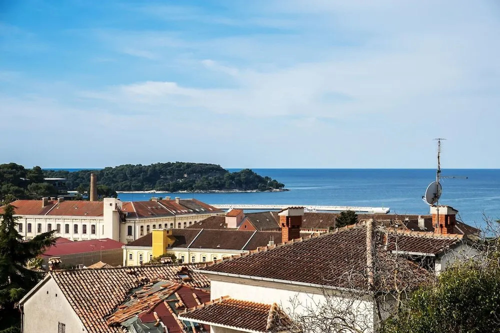 Apartment Mirela with Sea view