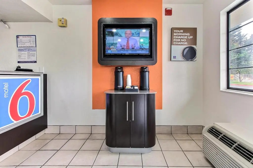 Motel 6-Salinas, CA - North Monterey Area
