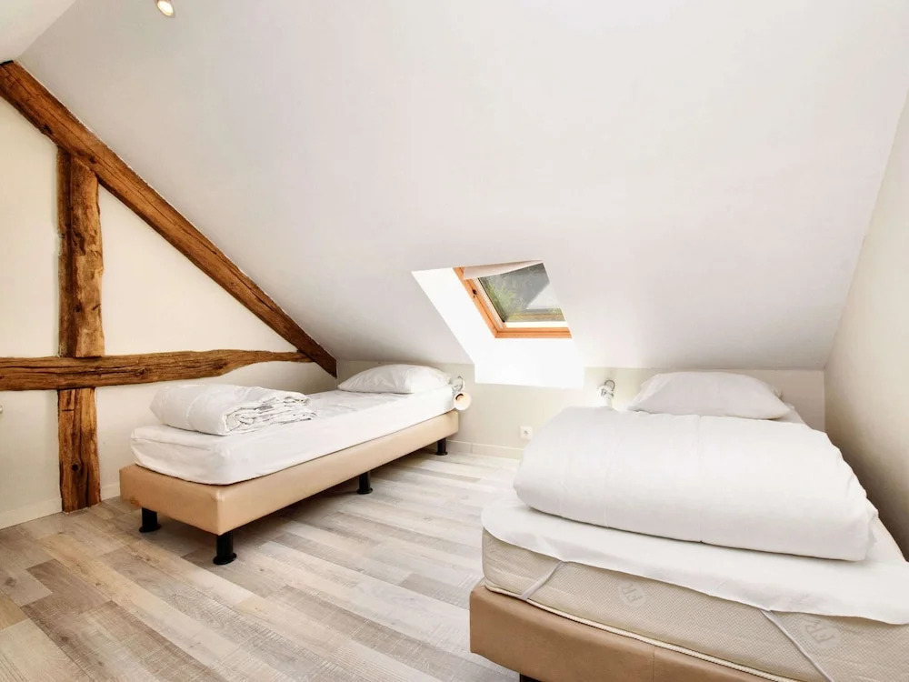 Fine group house with sauna garden