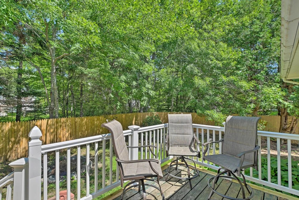 Cute Ellsworth Home w/ Deck, 16 Mi to Acadia!