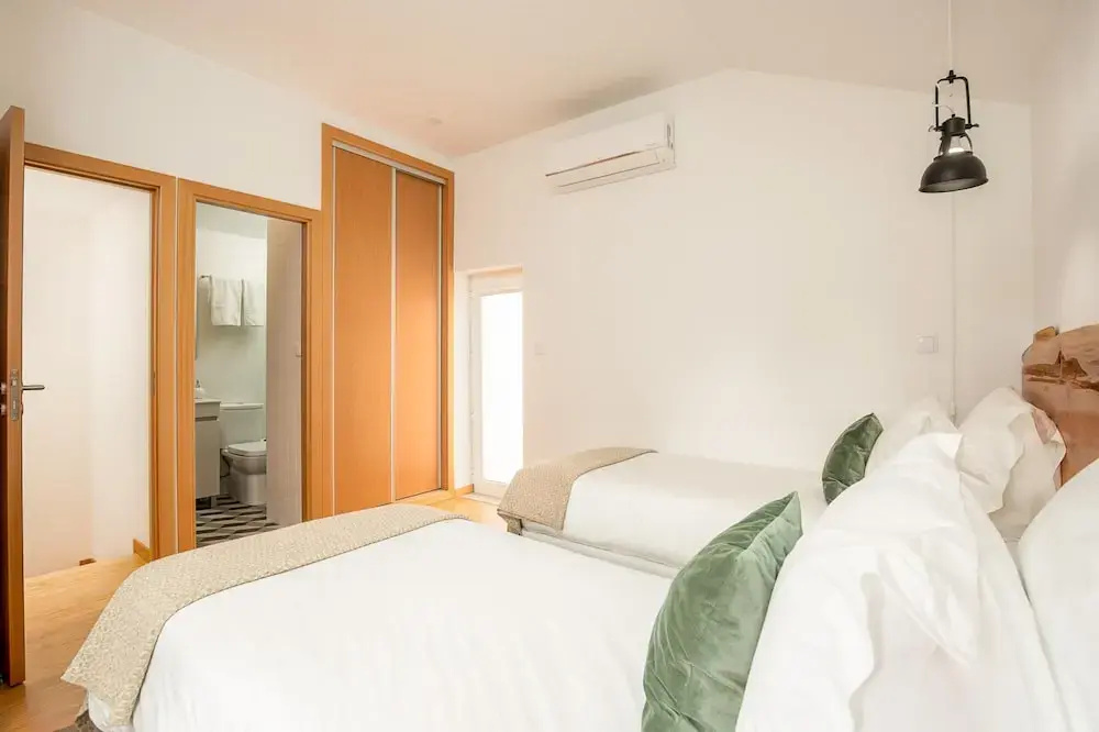 Cosy 6 in Oporto With 2 Bedrooms and 2 Bathrooms