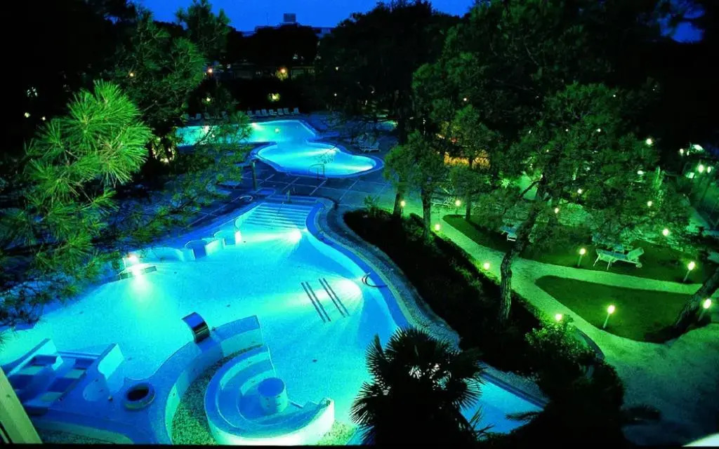 Hotel Bristol Buja