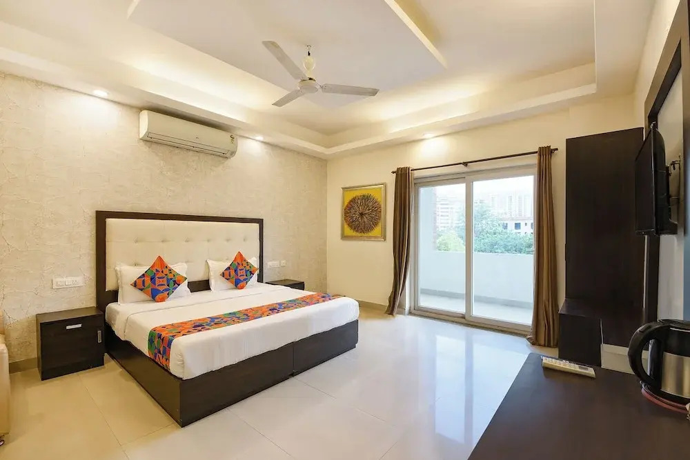 FabHotel Harnoor House - Gold Souk Mall