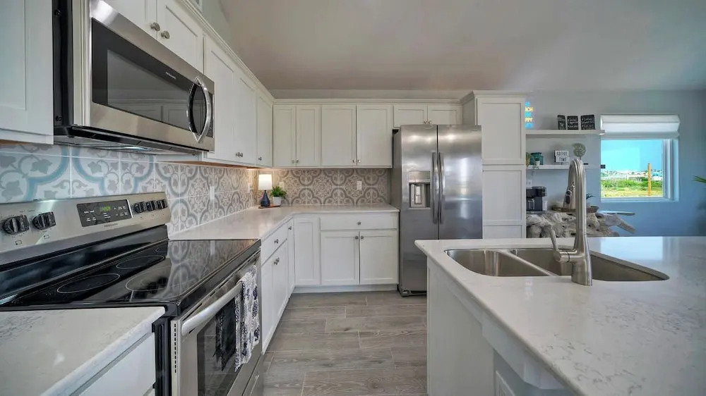 Sleeps 24 2 Homes, Priv Pool, Swing Bar, Patio Lounge Near Nature Preserve