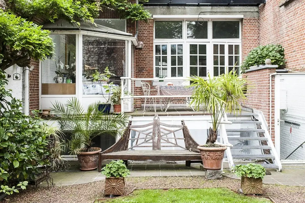 Guest House With Beautiful Garden