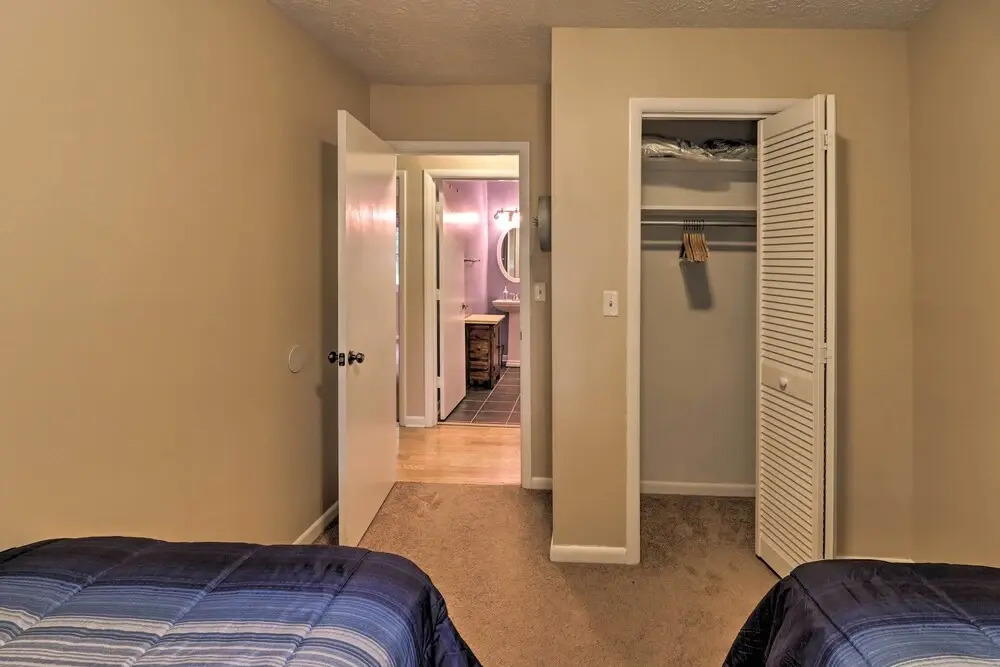 Hendersonville Home w/ Fire Pit: 5 Mi to Downtown!