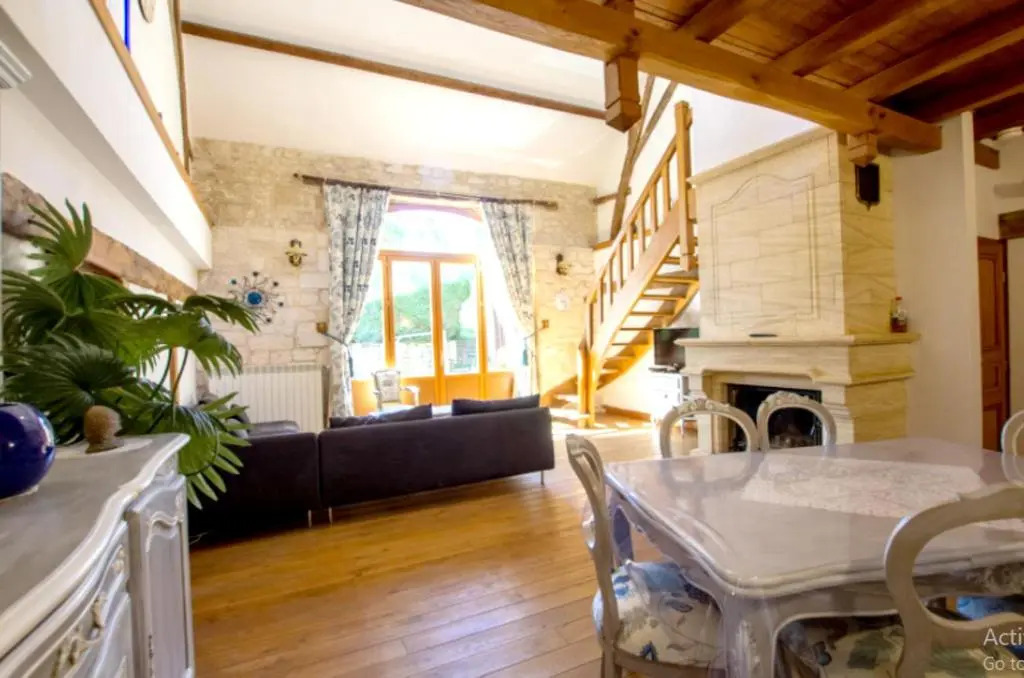 Villa confortable à Carlux avec piscine privée et jardin