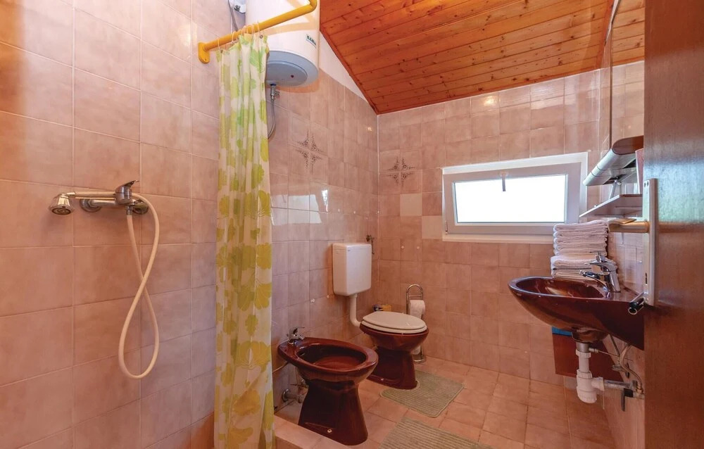 Amazing Home in Jadrija With Wifi and 2 Bedrooms