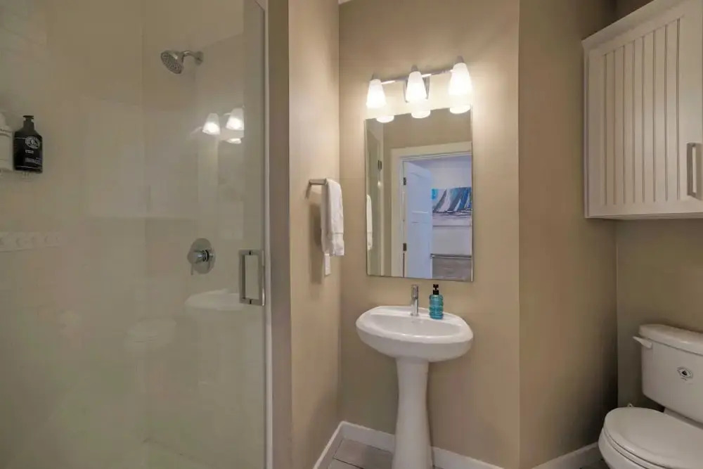 Sleeps 19 2 Homes w/ Pool, Foosball+shuffleboard Mins to the Beach + Shops