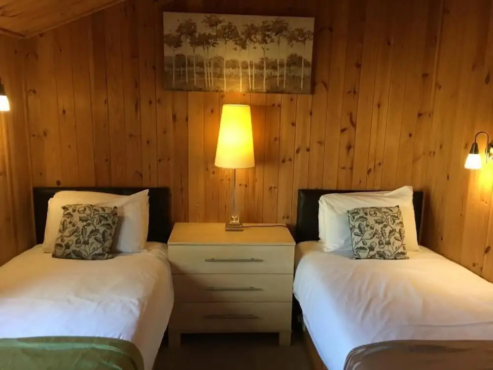 Snowdrop 13-Hot Tub-Woodlandlodges-Carmarthenshire