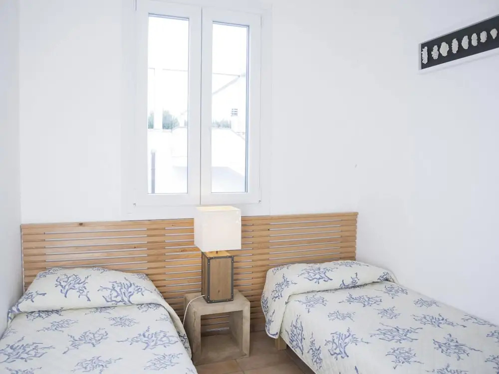 Villa Elena - Two Luxury Suites, garden & fast Wi-Fi near the Sea