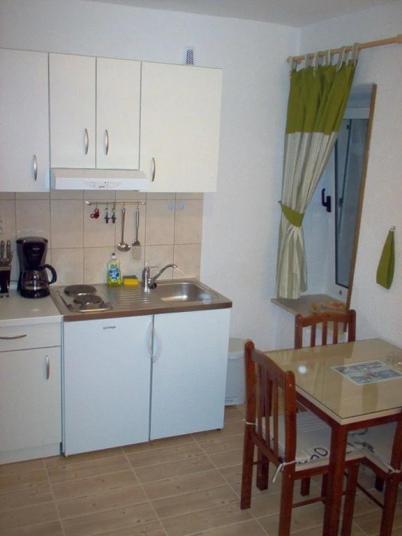 Apartments Tomi Sućuraj