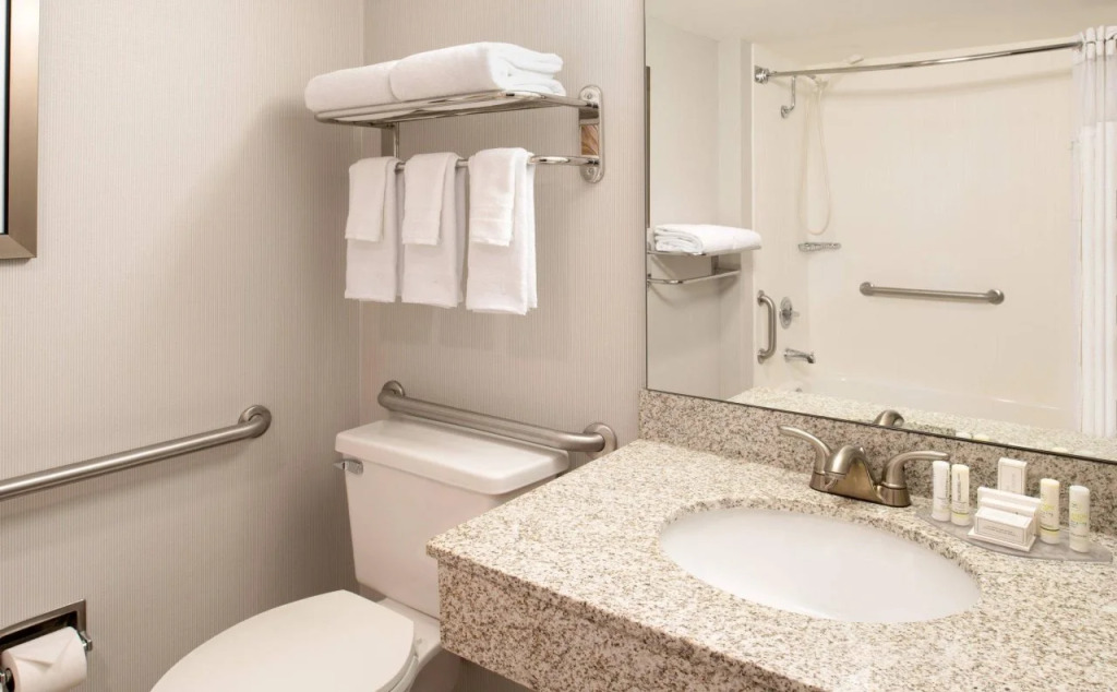 Courtyard by Marriott Portland Airport