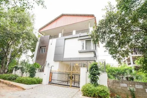 Oyo 22445 Lakshmi Residency