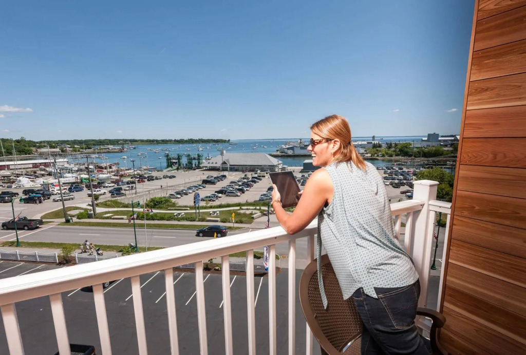 Rockland Harbor Hotel