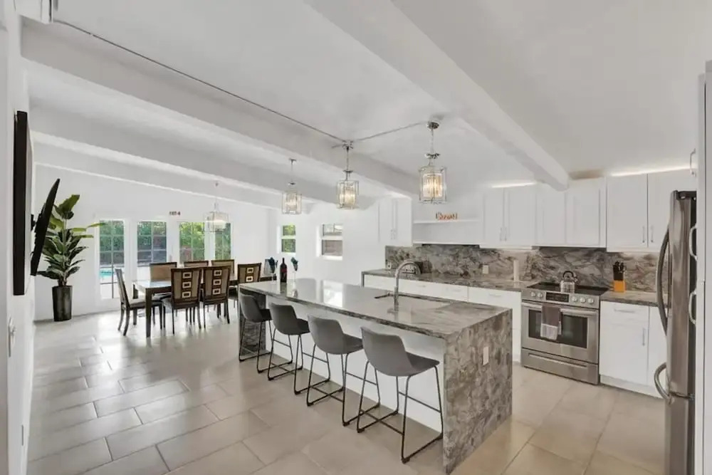 Pool House 3 Bedroom Home Victoria Park