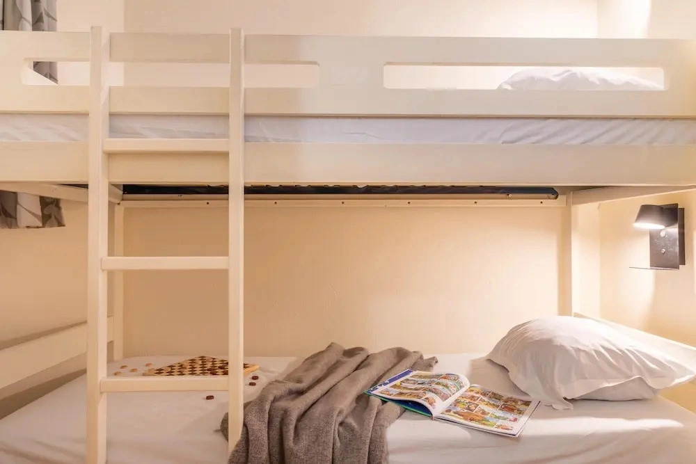 Holiday Stay With Sleeping Alcove