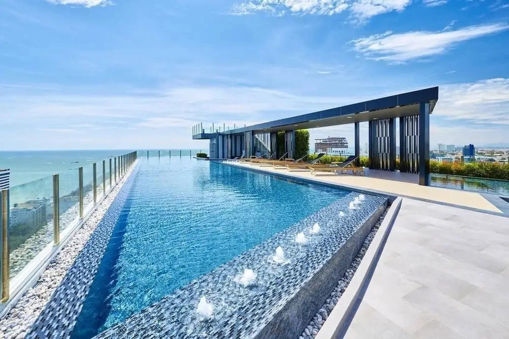2 Bed Room Sea View Luxury - Best Location in Pattaya