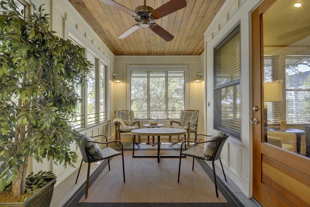 3Br 2BA New Luxury Downtown Austin Townhome by RedAwning