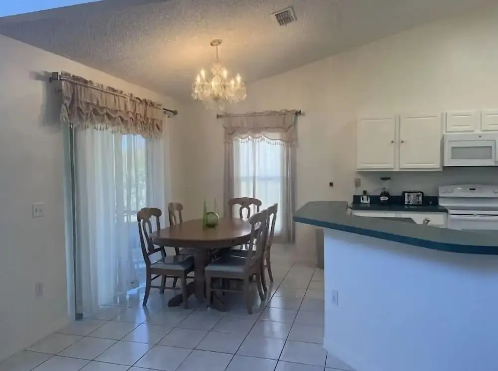 South Facing W/ Private Pool & Spa