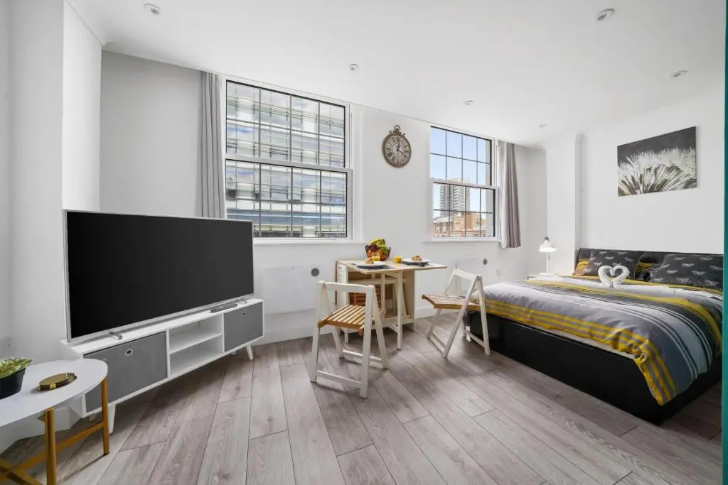 Studio in the Heart of the City - Aldgate Zone 1