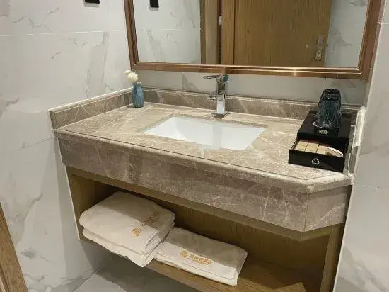 Lesden Hotel (Guangzhou Zhongda Metro Station)