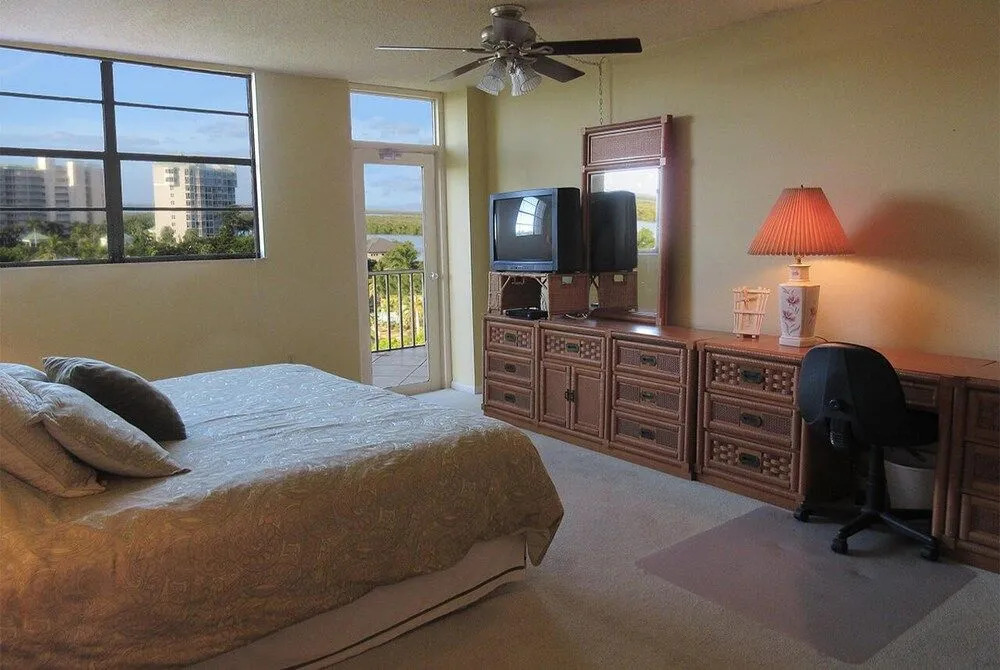 Marina Towers 704 - 2 Br Condo