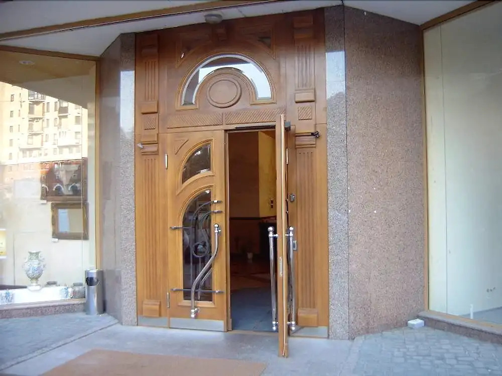 Attache Hotel