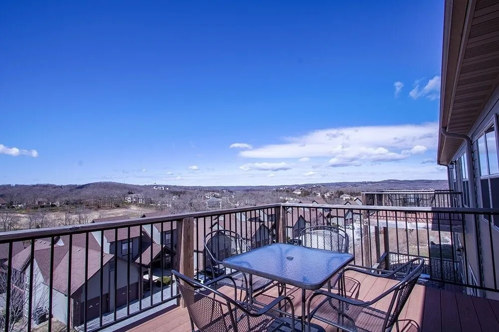 Whole In One 12 Bedroom Condo