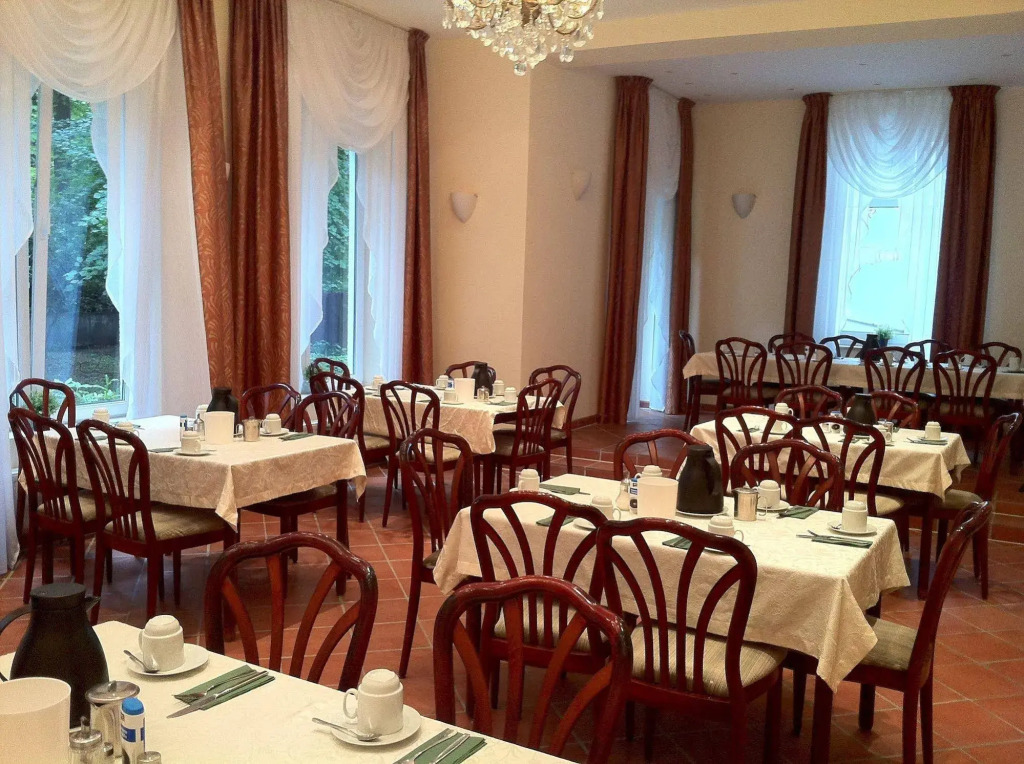 Hotel 66
