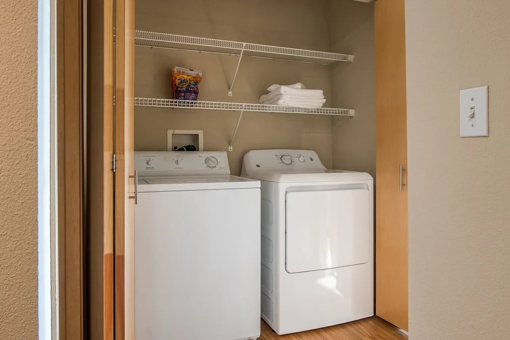 North Loop 1 BR Apt by Frontdesk
