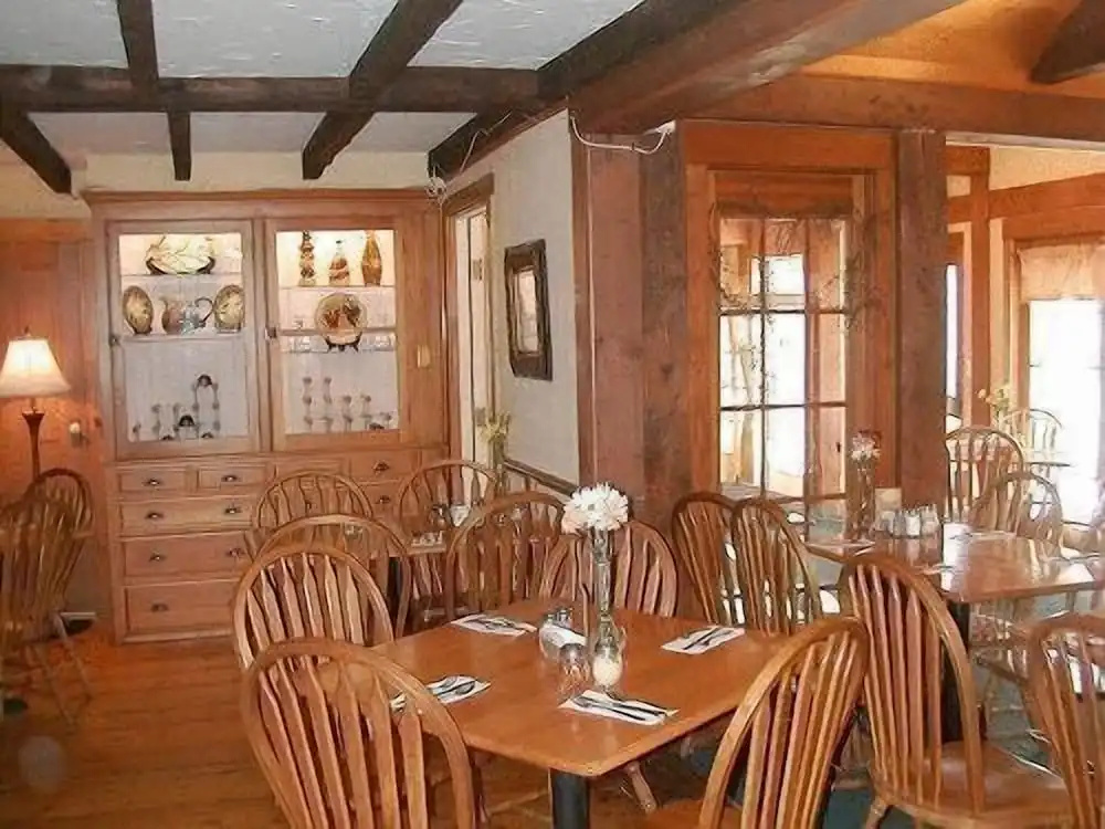 Cedar Crest Inn
