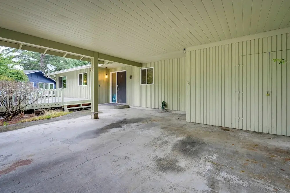 Expansive Lake Forest Park Home w/ Private Deck!