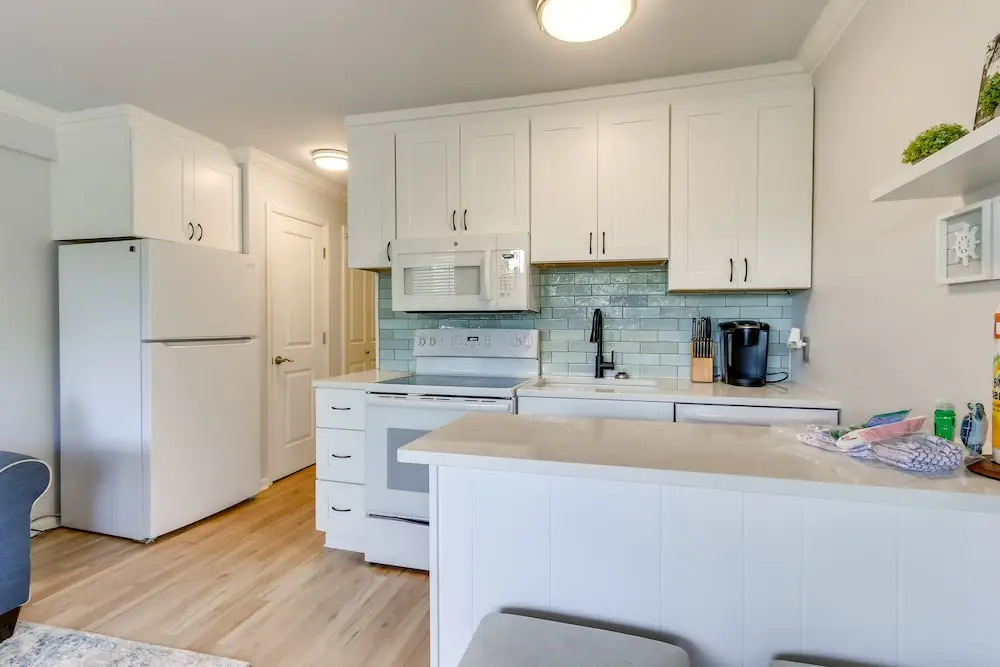 Hilton Head Island Condo: Steps to Beach!