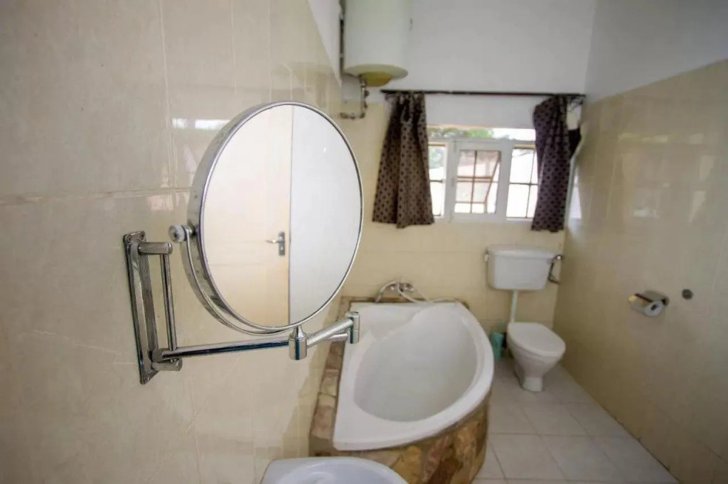 Jinja Safari Hotel