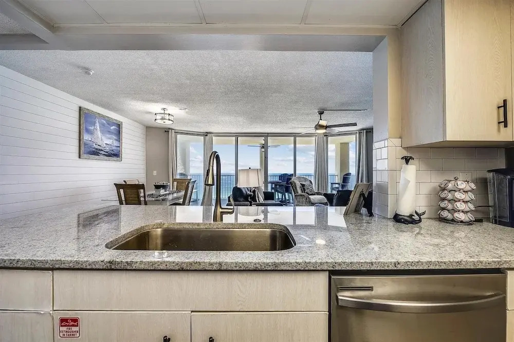 Long Beach Tower 3, #1303 - Completely Renovated 2 Bedroom . 2 Condo by RedAwning