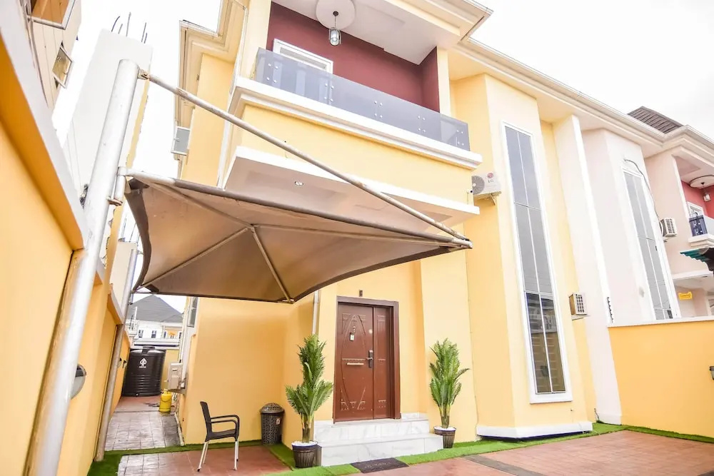 Executive 4 bedroom house