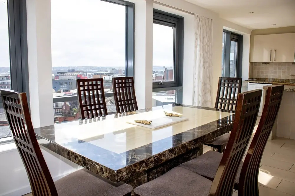 5 Bedroom 3 Bathroom Penthouse Apartment