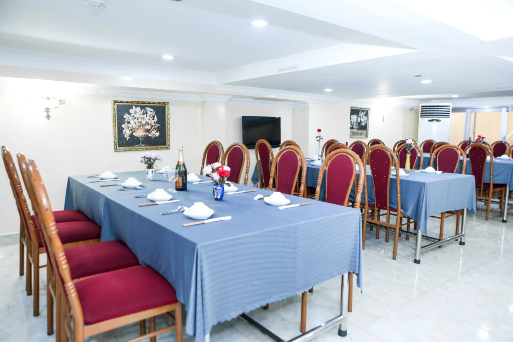 Blue Sapphire Hotel & Apartment