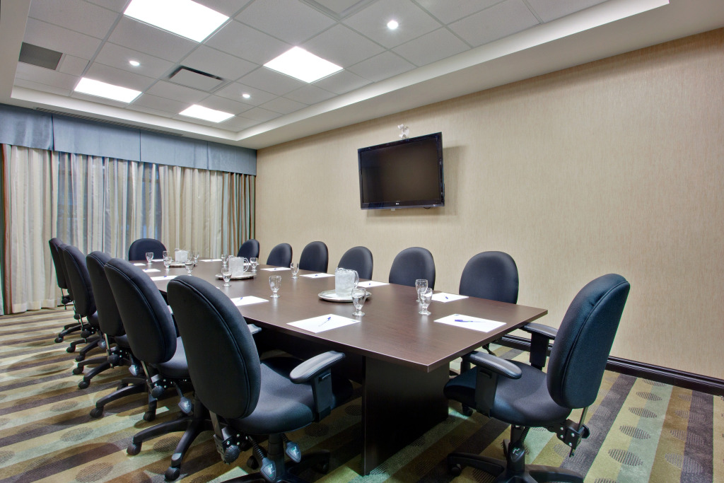 Holiday Inn Express & Suites Ottawa West - Nepean by IHG