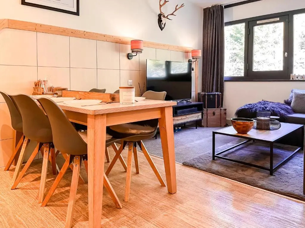 Large 2-Bedroom Apartment, Centre of Flaine Foret