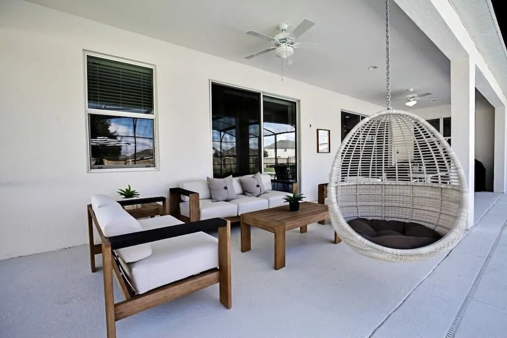 Very Private Surroundings Pool, Game Room & More! 7 Bedroom Home