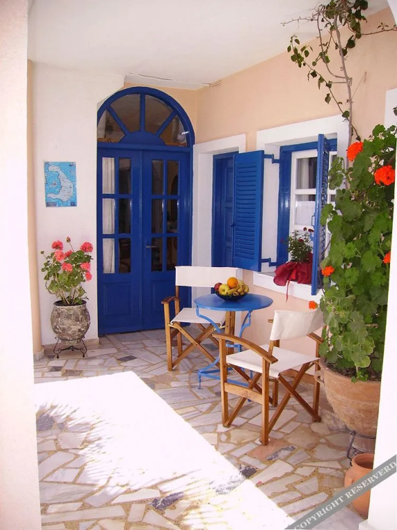 Hotel Thira