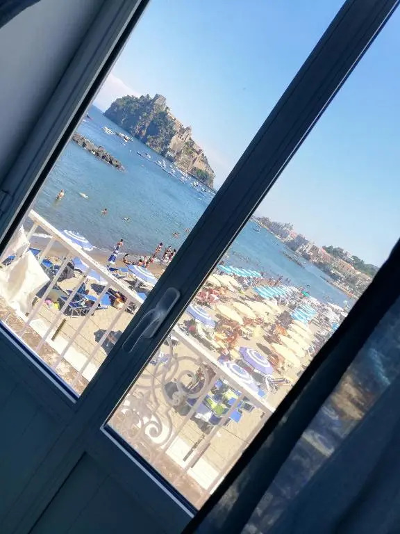 2 bedrooms appartement at Ischia 10 m away from the beach with sea view