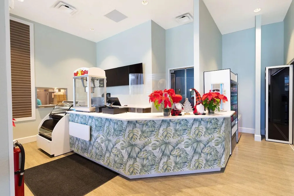 Stylish 5BR Home With Mickey Cars Rooms