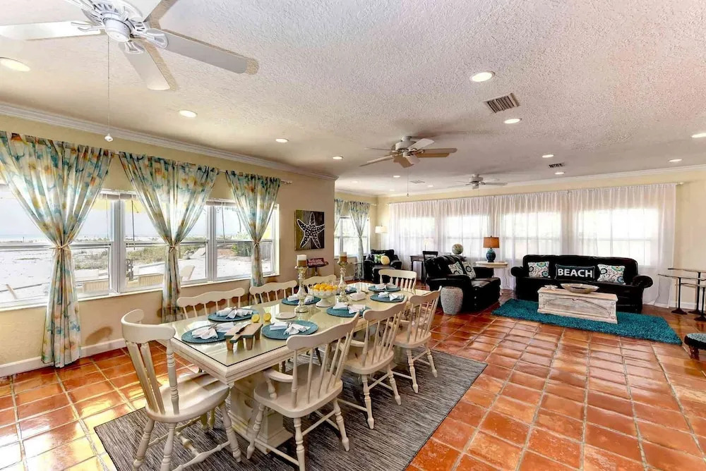Sunset Point Apartment 4