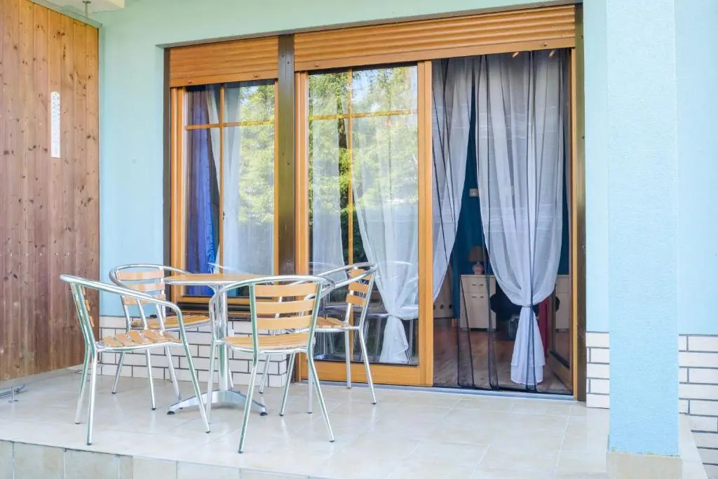 APARTAMENTY MIERZEJA - WILLA TURKUSOWA, Kąty Rybackie