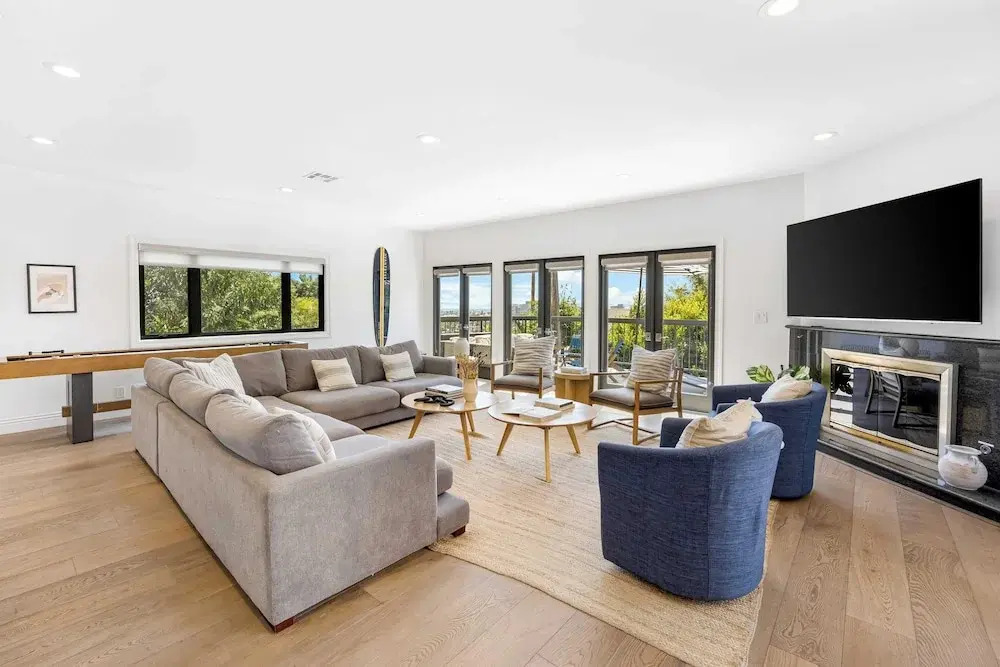 6bdr Modern Oasis w/ Game Room, Outdoor Living & Views! Edendale by Avantstay