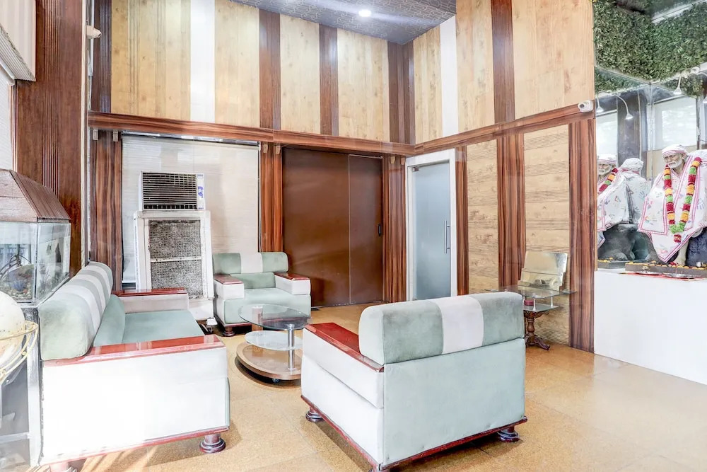 Hotel Rahul Deluxe
